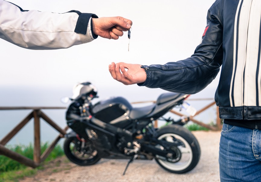 Certificat de vente d'une moto : ce qu'il faut savoir