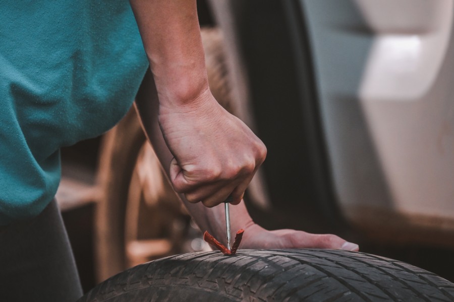 Mèche pneu : nos conseil et astuce pour bien le réparer !
