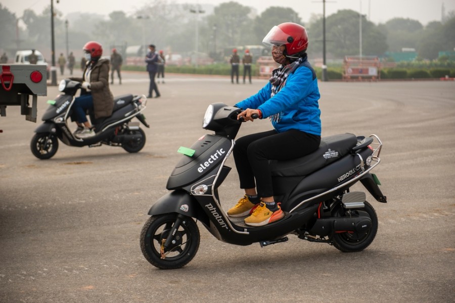 Quelles sont les limitations de vitesse pour une moto électrique sans permis ?